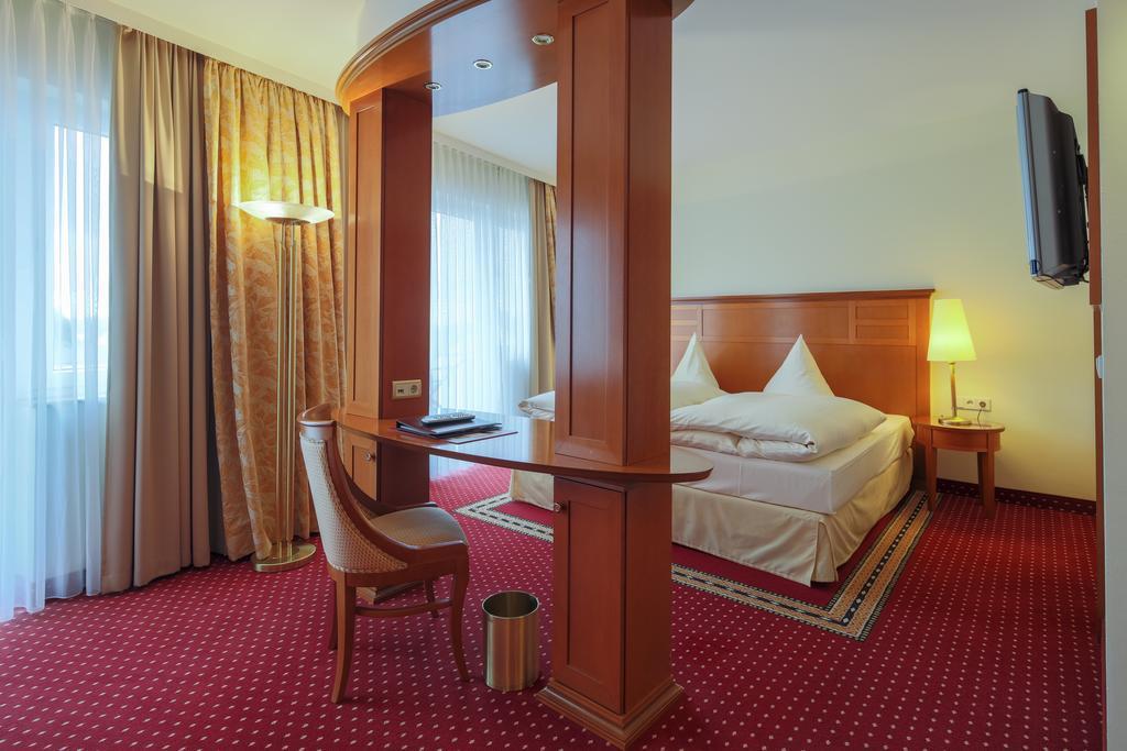 Hotel-Restaurant Kunz Pirmasens Buitenkant foto