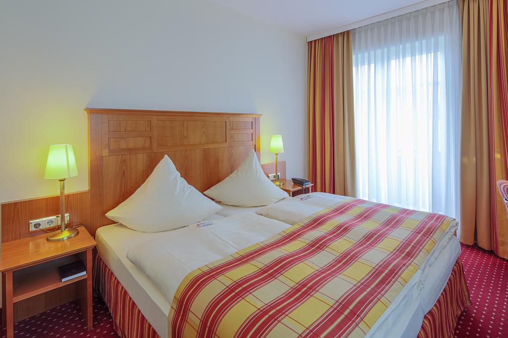 Hotel-Restaurant Kunz Pirmasens Buitenkant foto