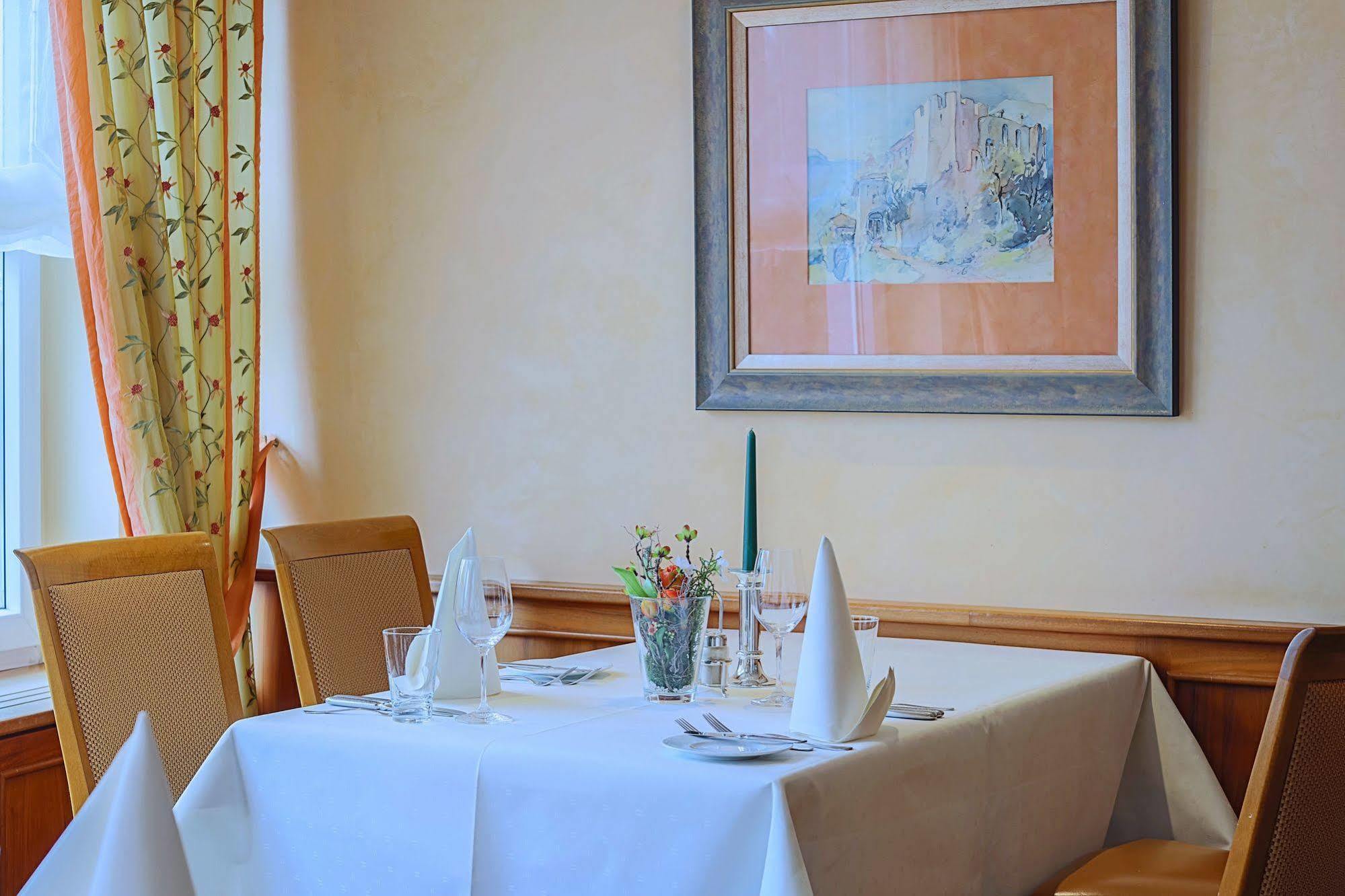 Hotel-Restaurant Kunz Pirmasens Buitenkant foto