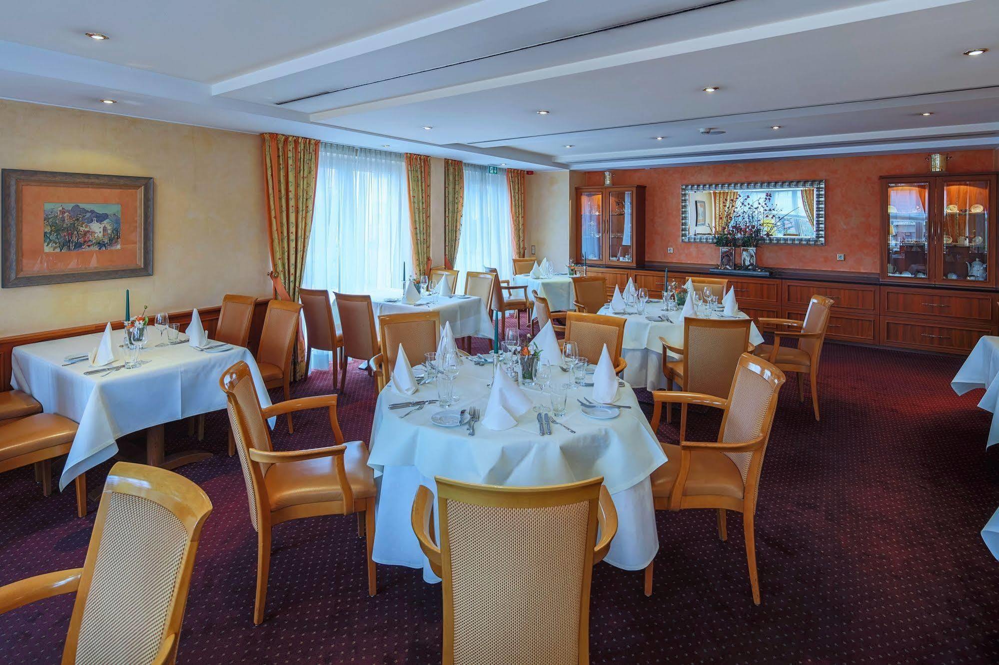 Hotel-Restaurant Kunz Pirmasens Buitenkant foto