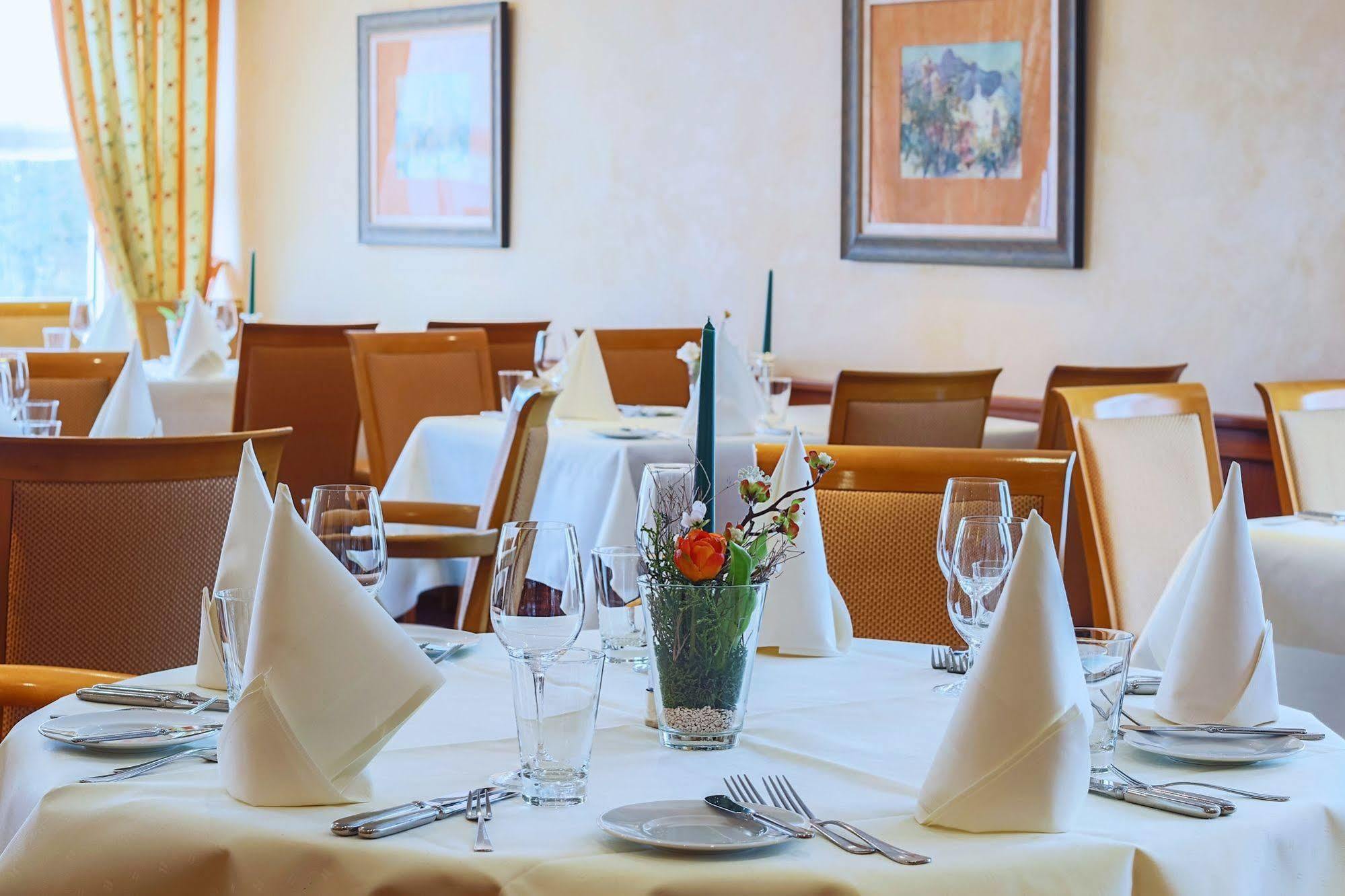 Hotel-Restaurant Kunz Pirmasens Buitenkant foto