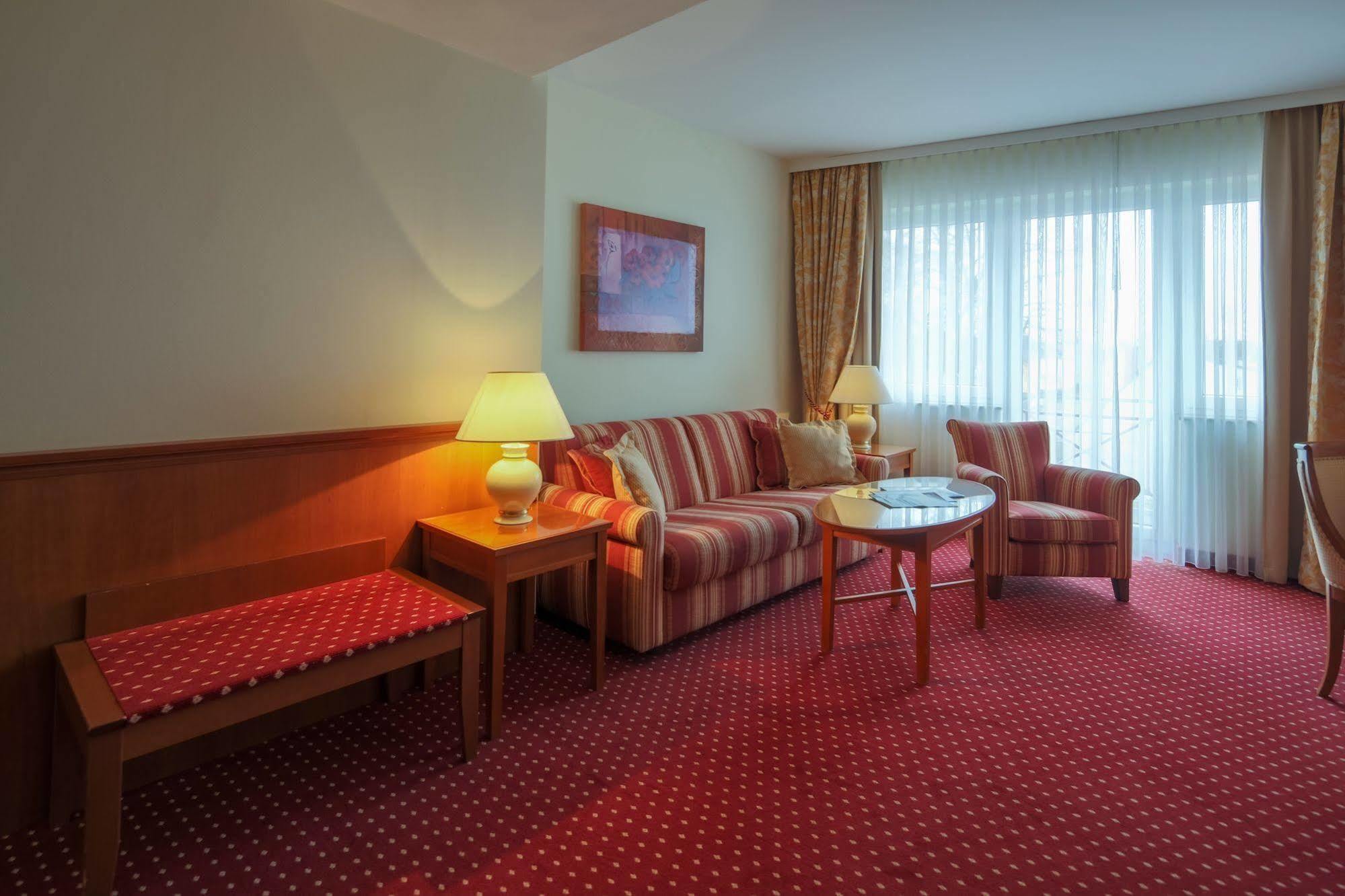 Hotel-Restaurant Kunz Pirmasens Buitenkant foto