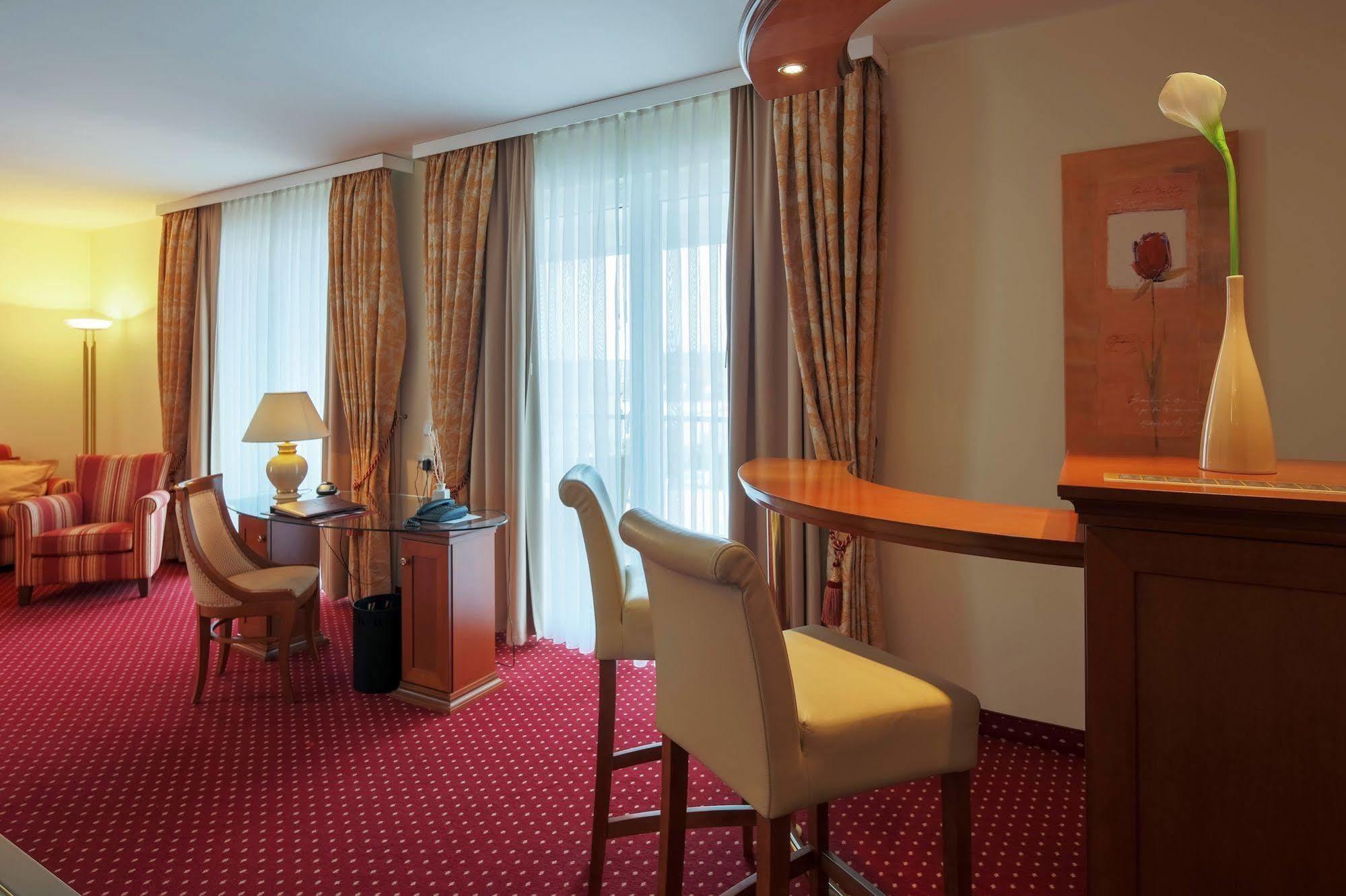 Hotel-Restaurant Kunz Pirmasens Buitenkant foto
